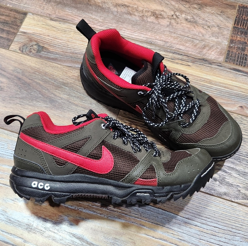 RARE Vintage Nike ACG Rongbuk Khaki Red Men Sz 7